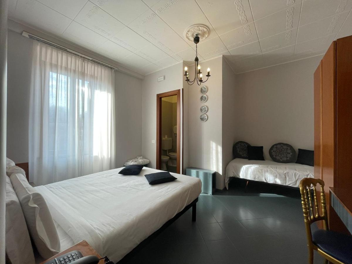 Hotel La Bussola Cittiglio Extérieur photo