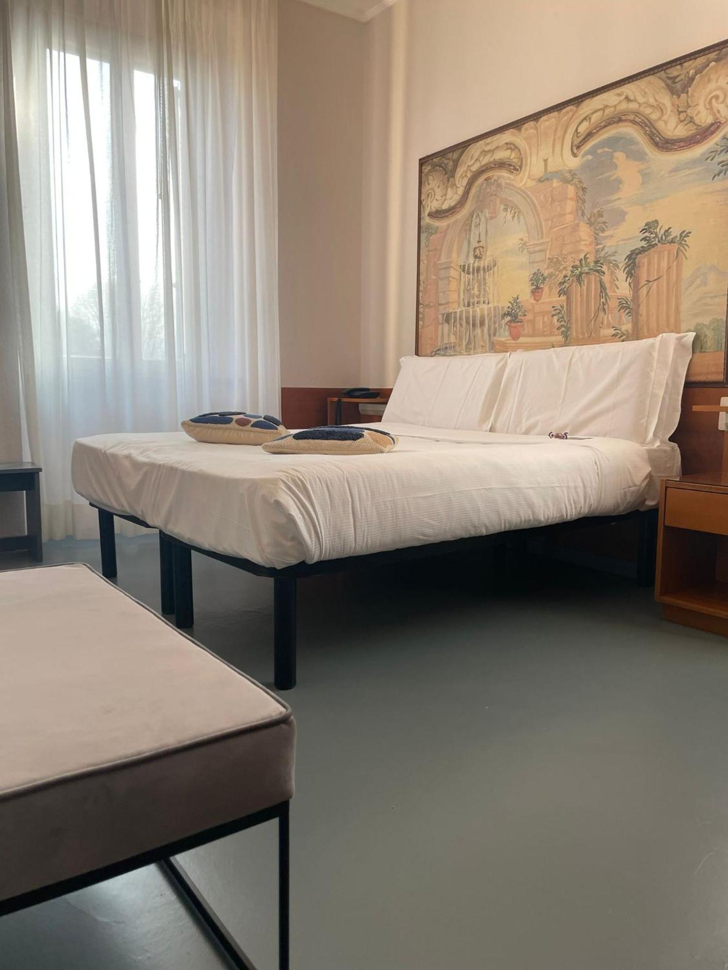 Hotel La Bussola Cittiglio Extérieur photo