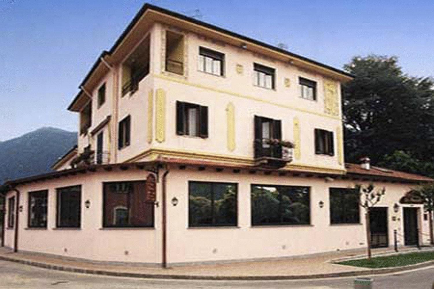 Hotel La Bussola Cittiglio Extérieur photo